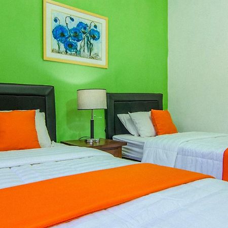 Ndalem Sarengat Apartment Yogyakarta Room photo