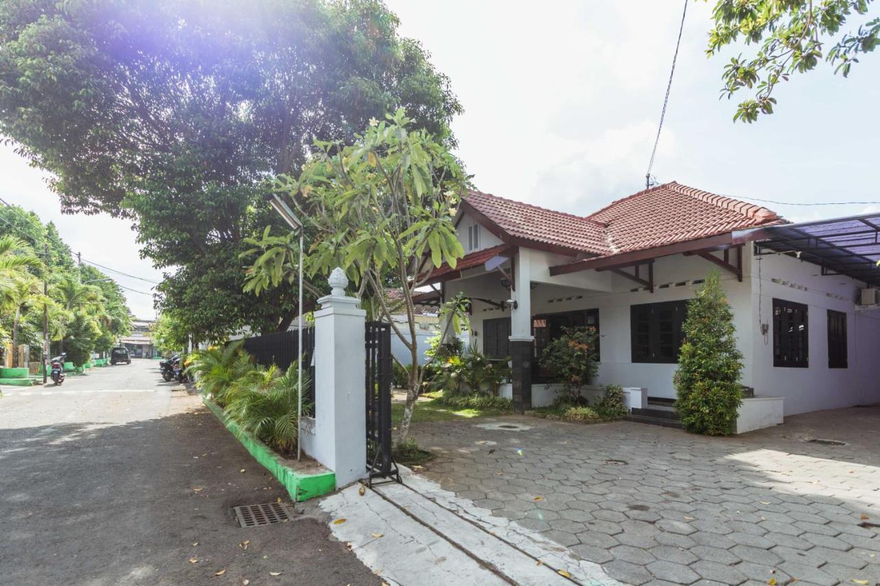 Ndalem Sarengat Apartment Yogyakarta Exterior photo