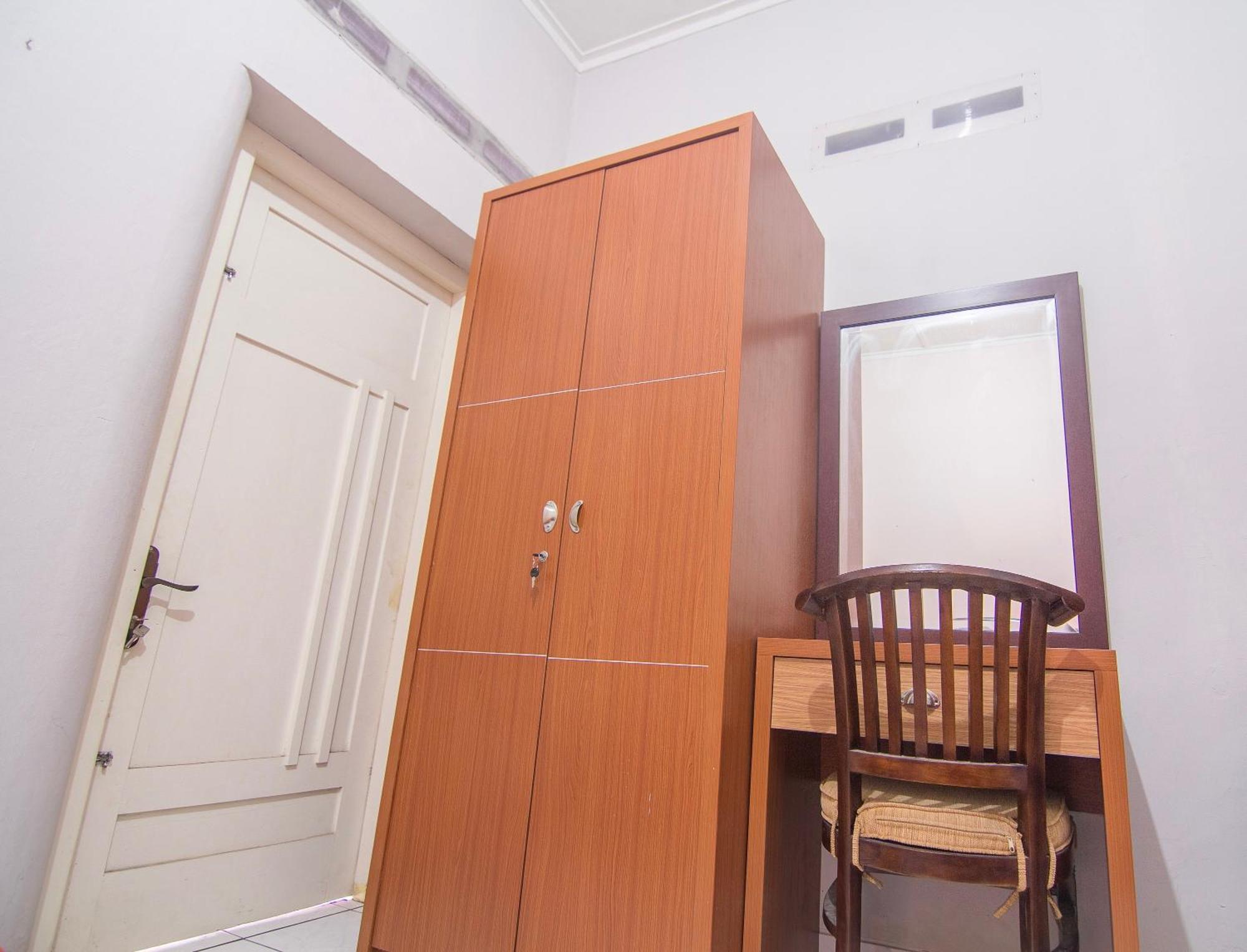 Ndalem Sarengat Apartment Yogyakarta Room photo