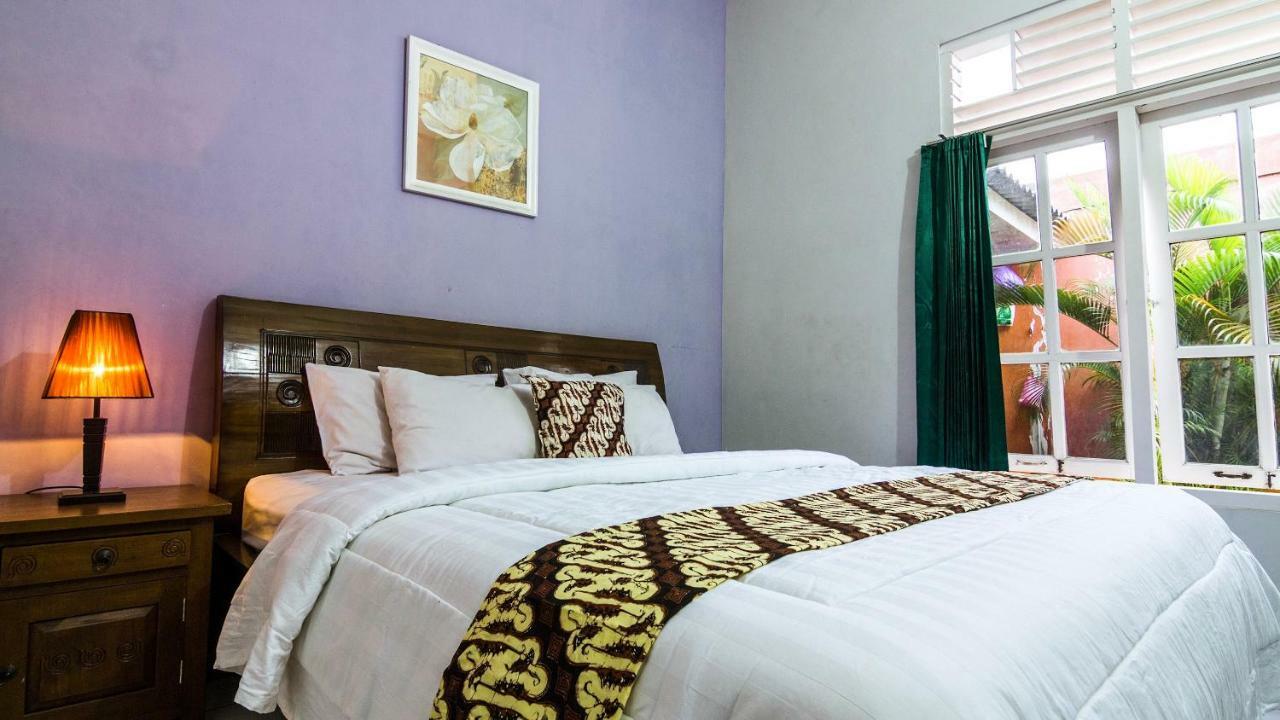 Ndalem Sarengat Apartment Yogyakarta Exterior photo