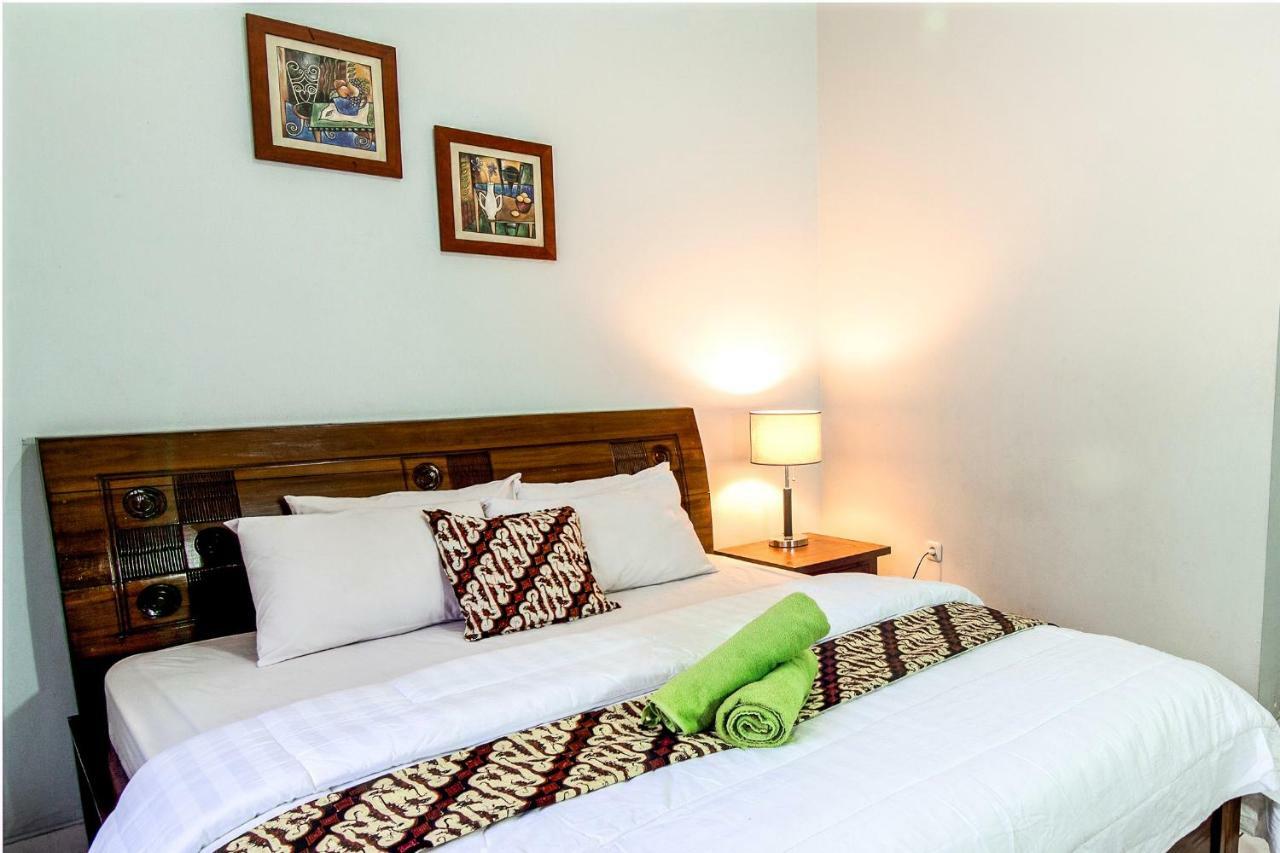Ndalem Sarengat Apartment Yogyakarta Exterior photo